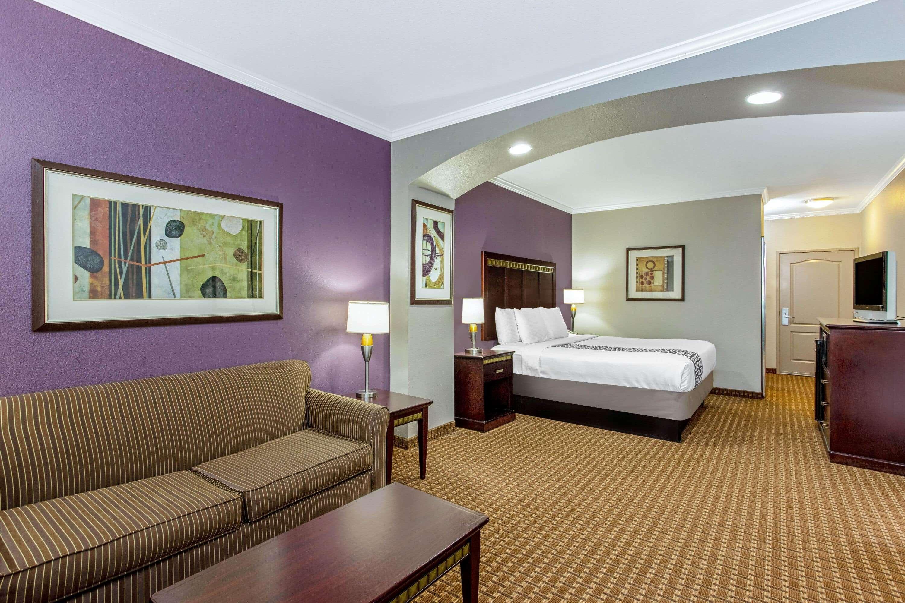 La Quinta By Wyndham Cleburne Hotel Exterior photo
